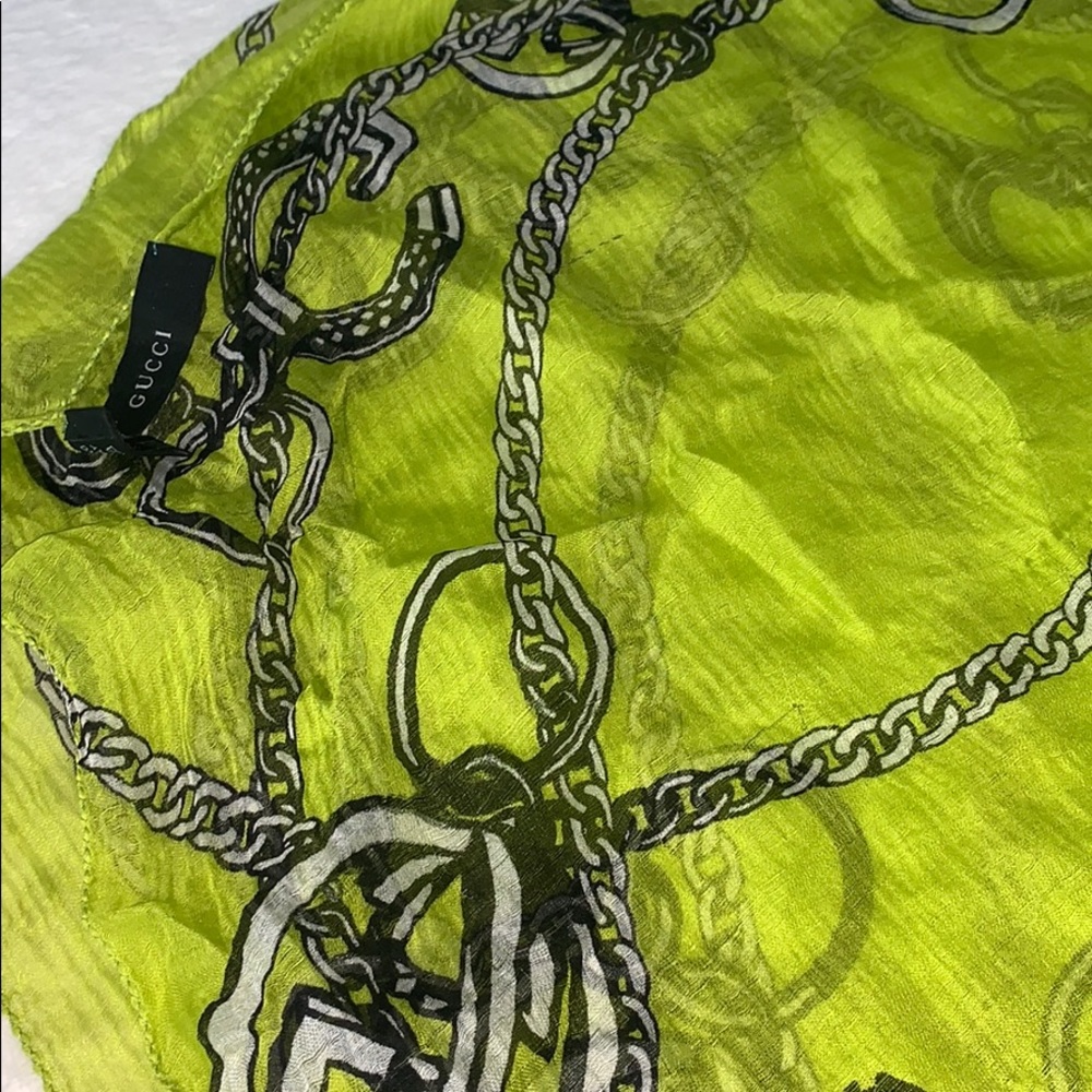Gucci scarf 🧣 great 👌 - Picture 2 of 3